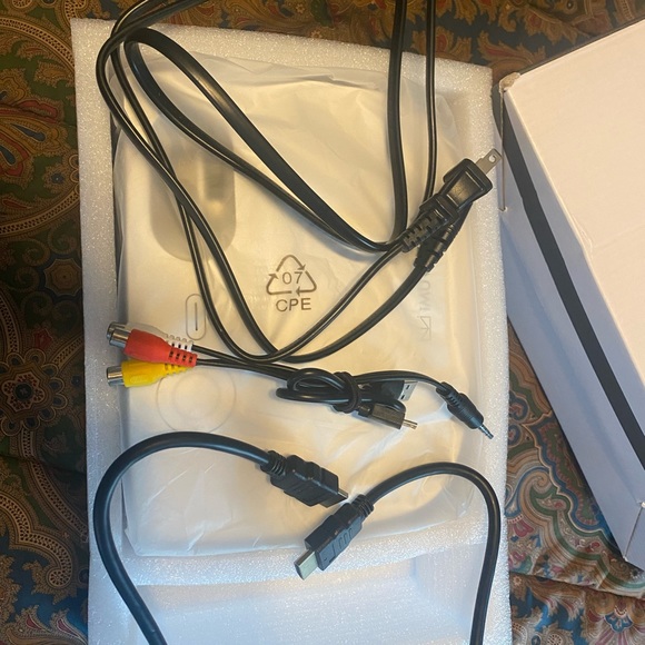 Mini Projector - Picture 12 of 16